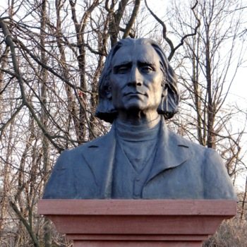 Photo bust Franz Liszt